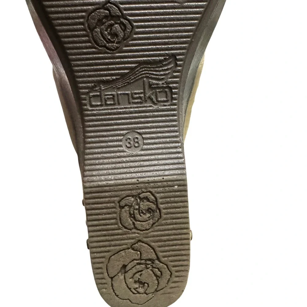 Dansko Fern Wedge Sandals Womens 8 Tan Leather Studded Buckle 1908039300